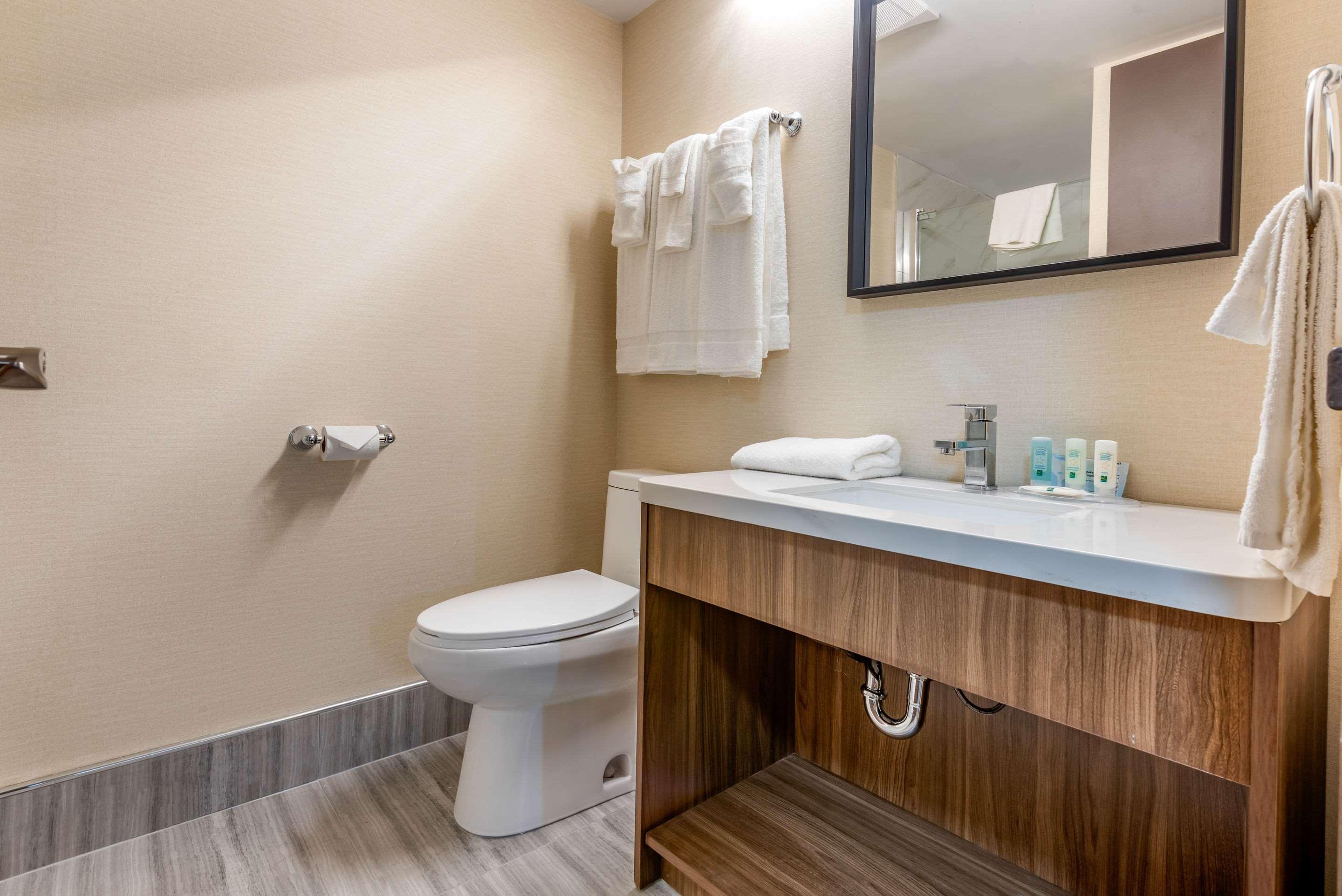 Quality Inn & Suites Niagara Falls Esterno foto
