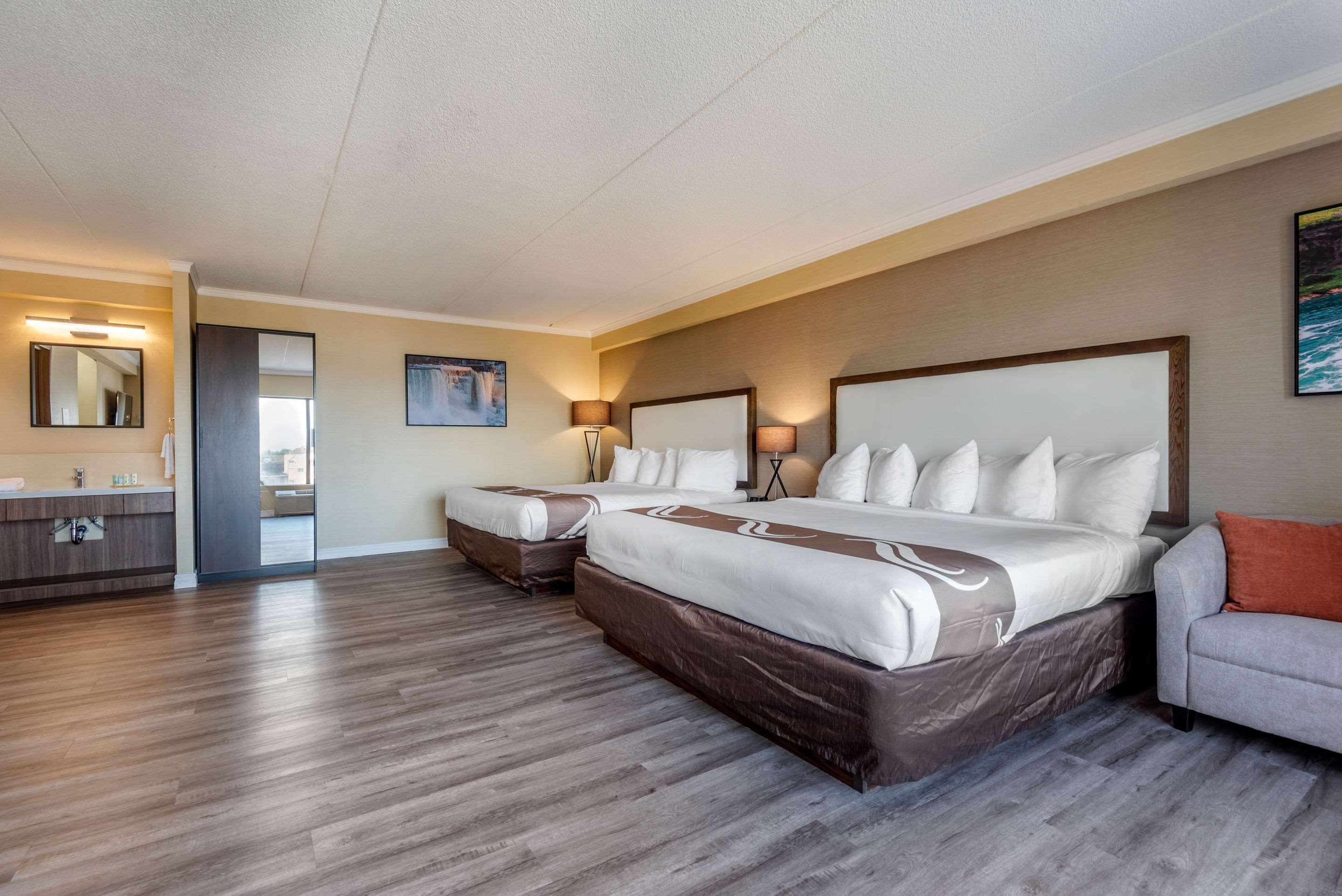 Quality Inn & Suites Niagara Falls Esterno foto