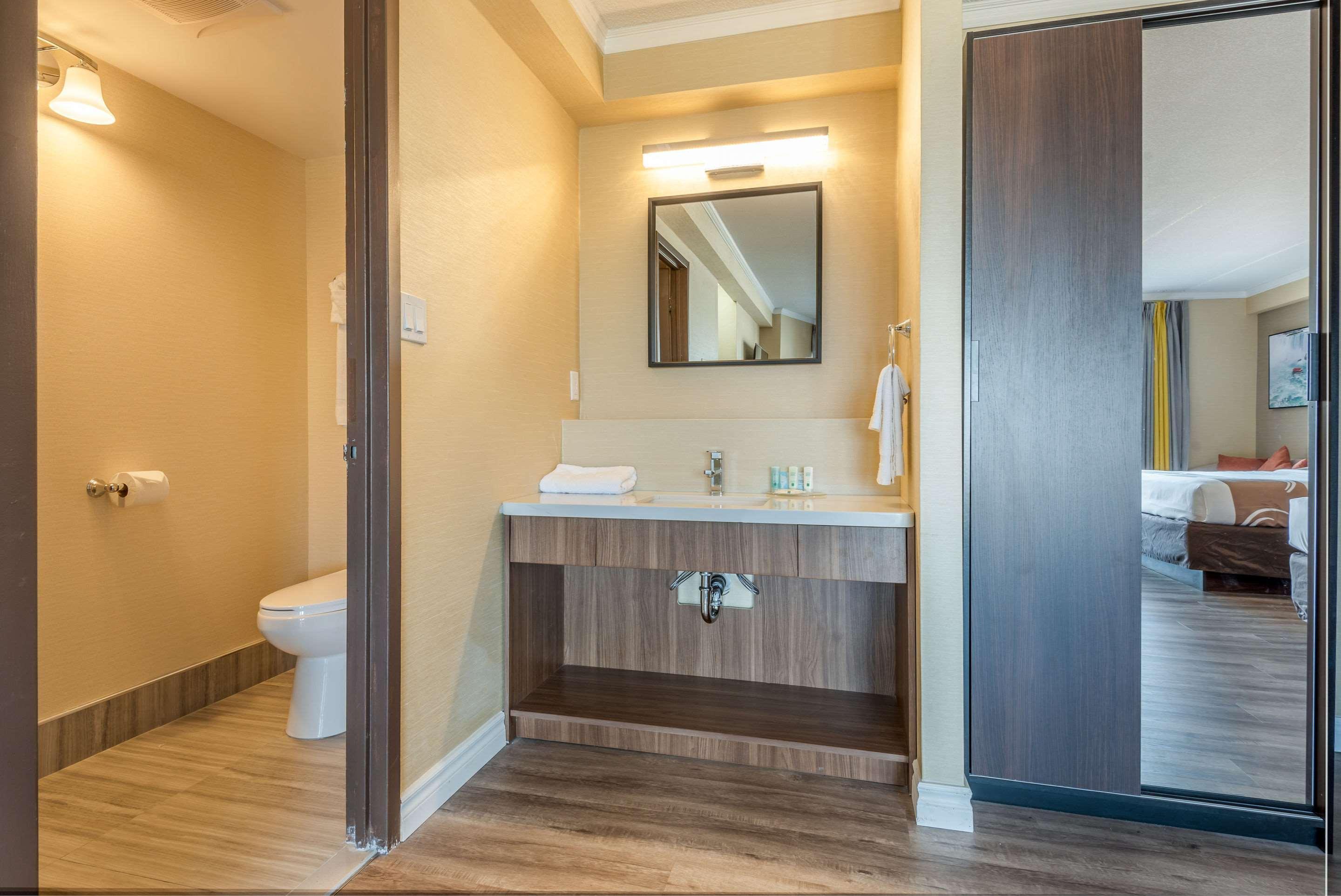 Quality Inn & Suites Niagara Falls Esterno foto