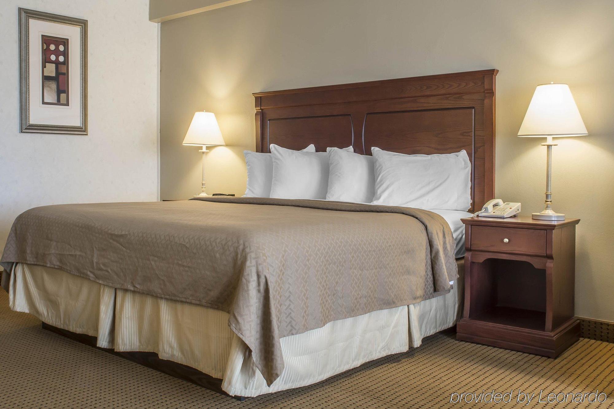 Quality Inn & Suites Niagara Falls Esterno foto
