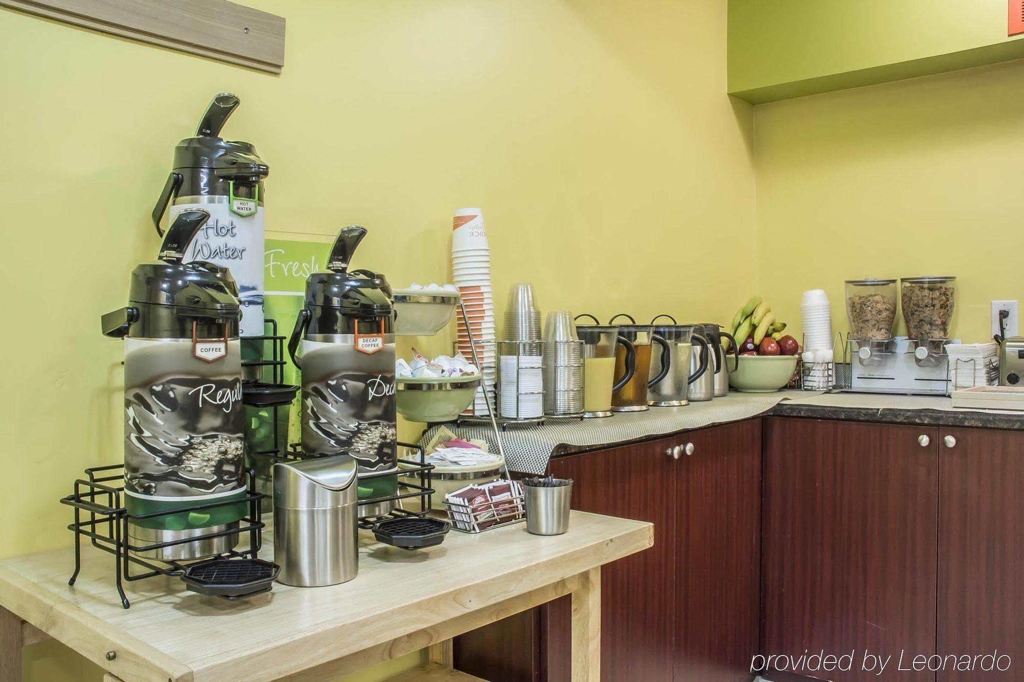 Quality Inn & Suites Niagara Falls Esterno foto