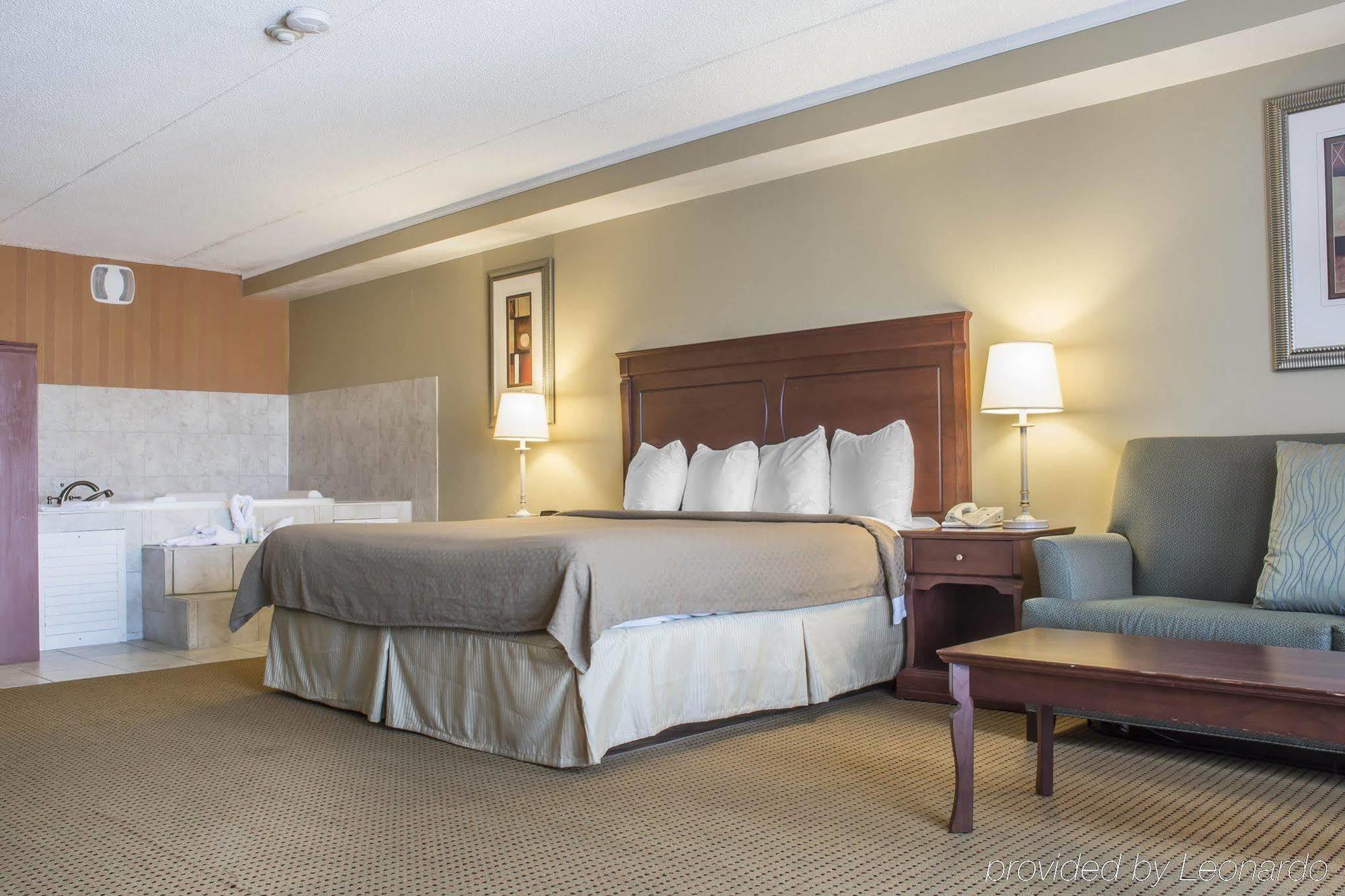 Quality Inn & Suites Niagara Falls Esterno foto