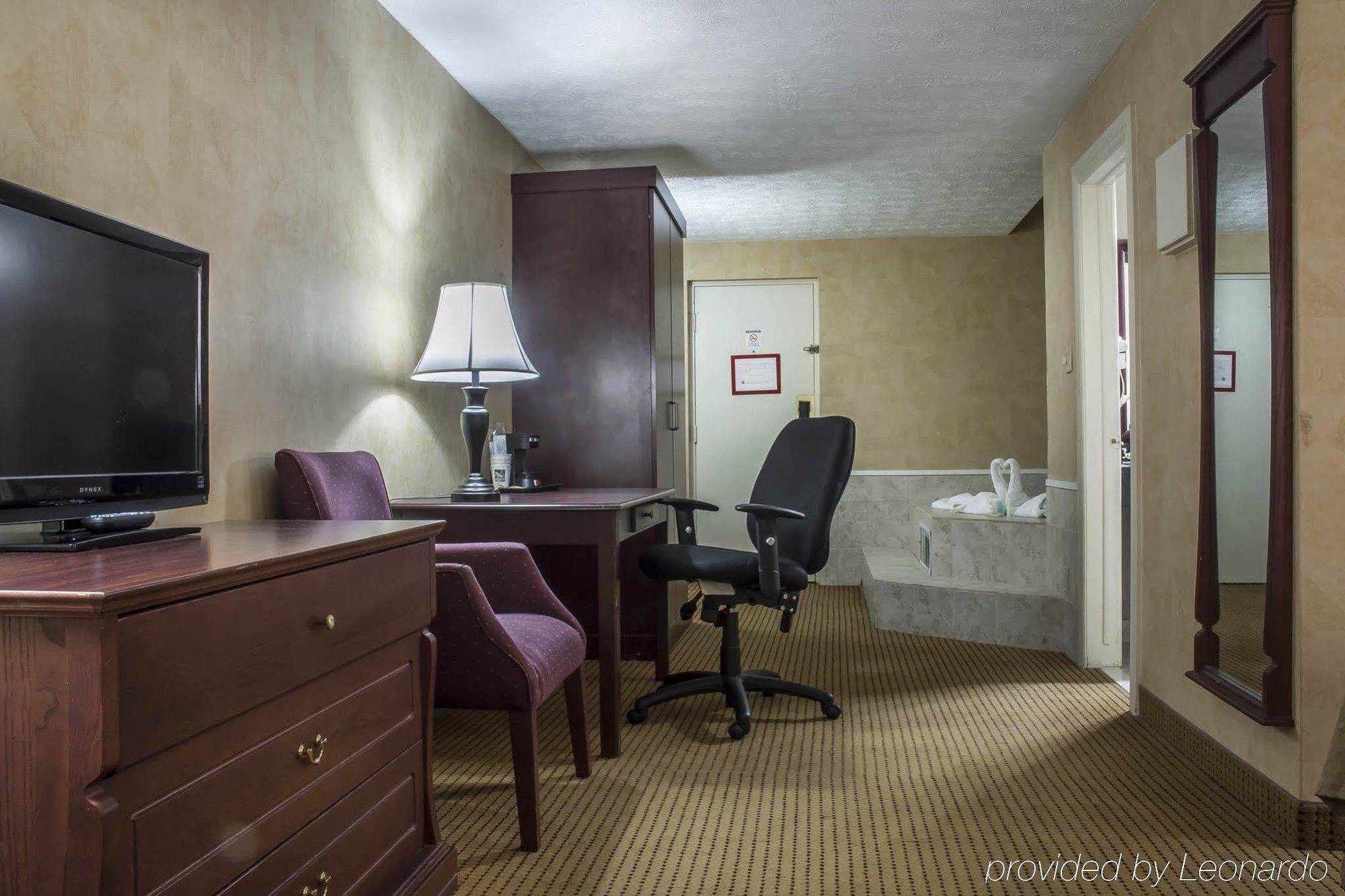 Quality Inn & Suites Niagara Falls Esterno foto